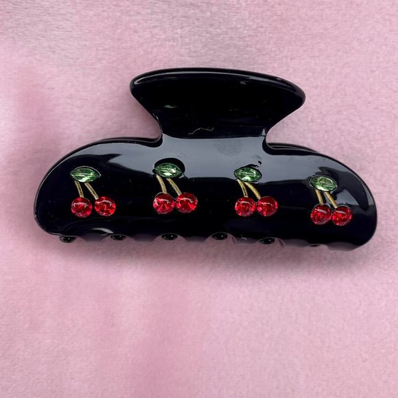 Black Cherry Hair Clip - Picture 1 of 3